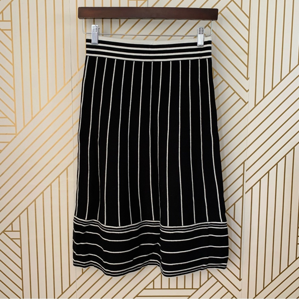 Ann Taylor Striped Sweater Knit Black White Midi flounce A line Fit & Flare XS